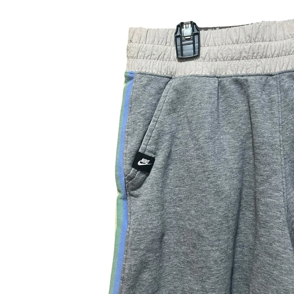 Nike Girls Sportswear Heritage Shorts Carbon Heather Size‎ XL